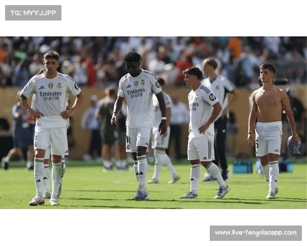 奥萨苏纳新帅利西的五后卫体系，转型期的机遇与挑战